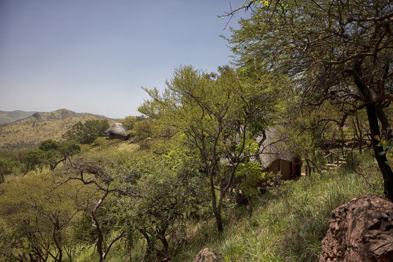 Mbali Mbali Soroi Serengeti Lodge Banagi Buitenkant foto